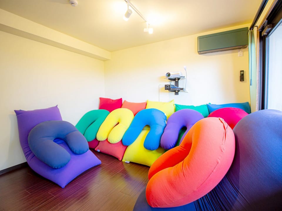 Game Room, Living room