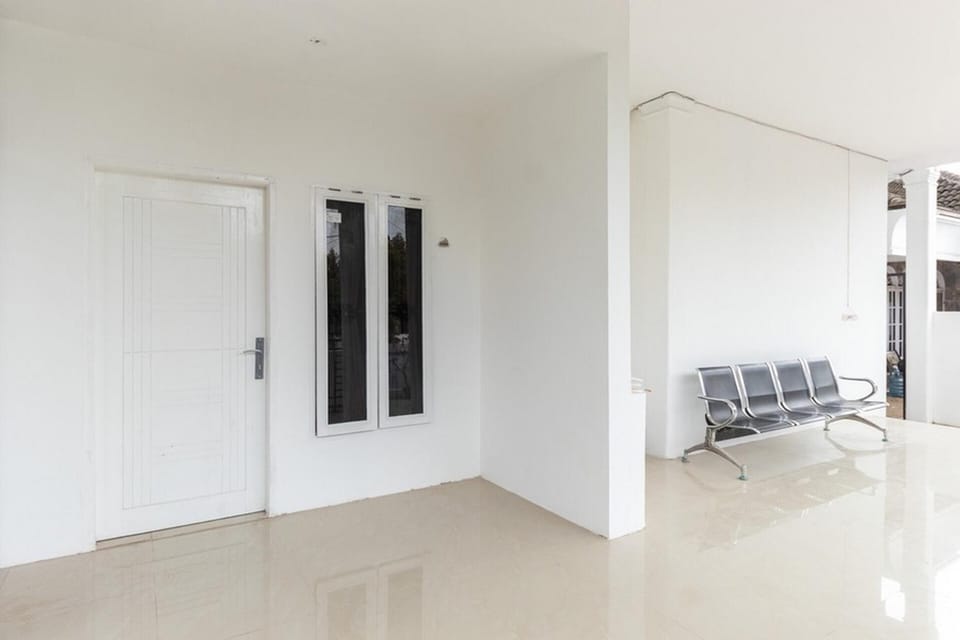 Reddoorz @ Medan Johor Bed and Breakfast in Indonesia