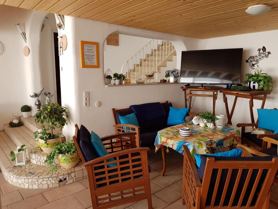 Patio, Communal lounge/ TV room, Balcony/Terrace