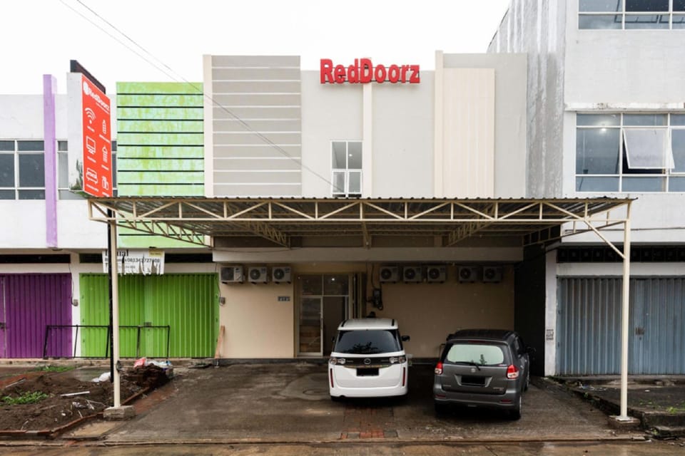Property building, Facade/entrance, Property logo or sign