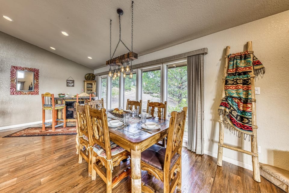 View (from property/room), Seating area, Dining area, furniture