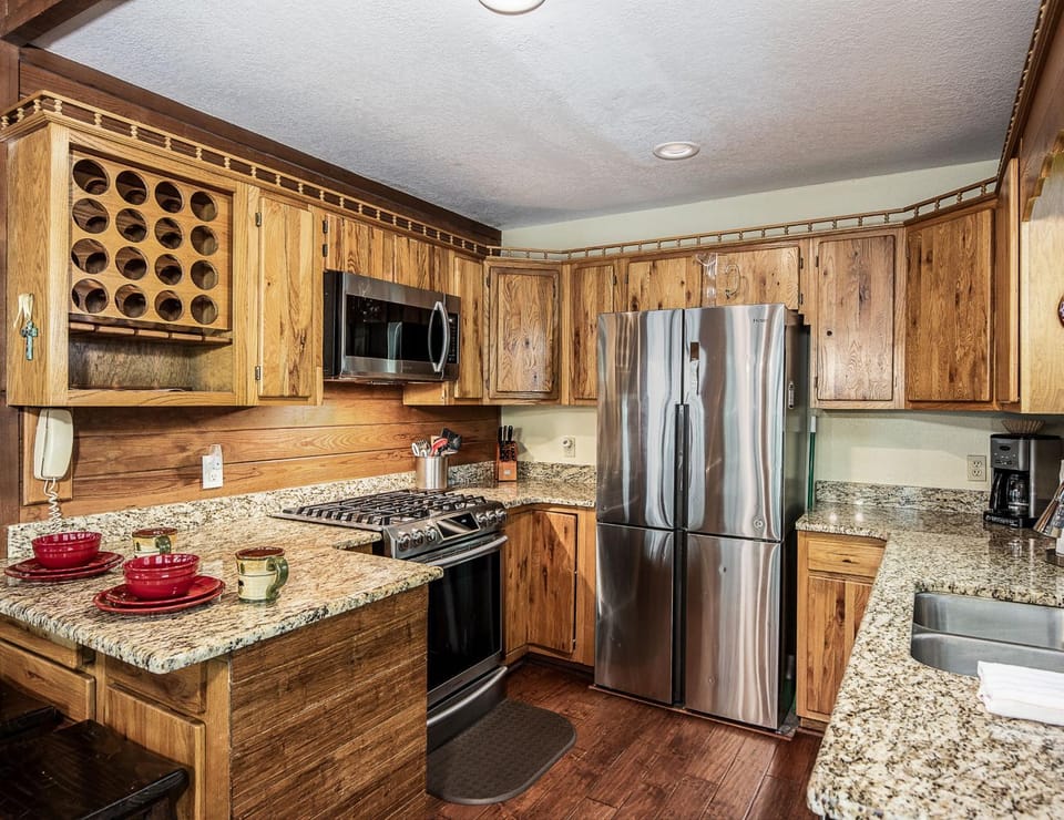 Kitchen or kitchenette, microwave, stove, kitchen