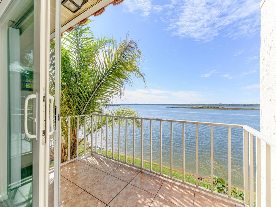 Balcony/Terrace, Lake view