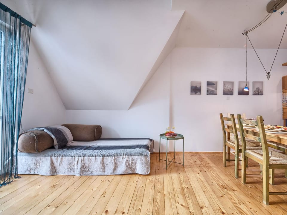 Bed, Living room, Seating area