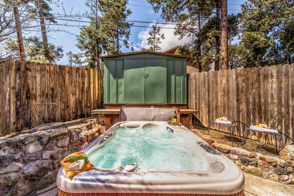 Property building, Natural landscape, Hot Tub, Seating area
