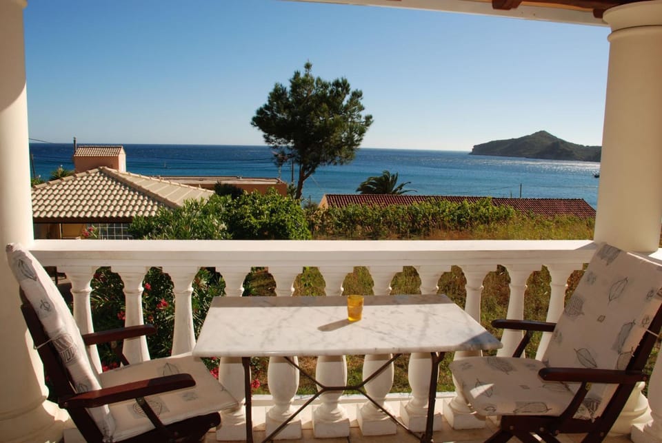 View (from property/room), Balcony/Terrace, Sea view