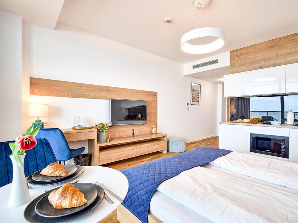 Bed, Bathroom, Balcony/Terrace, Kitchen or kitchenette, Sea view