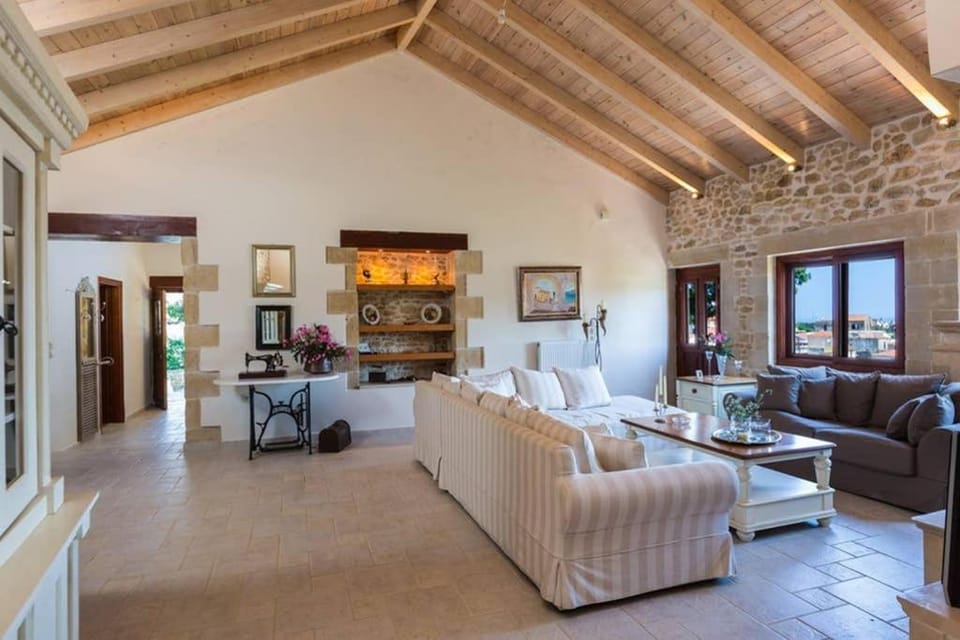 View (from property/room), Living room, Photo of the whole room, Seating area, Garden view, Mountain view, Quiet street view, Inner courtyard view