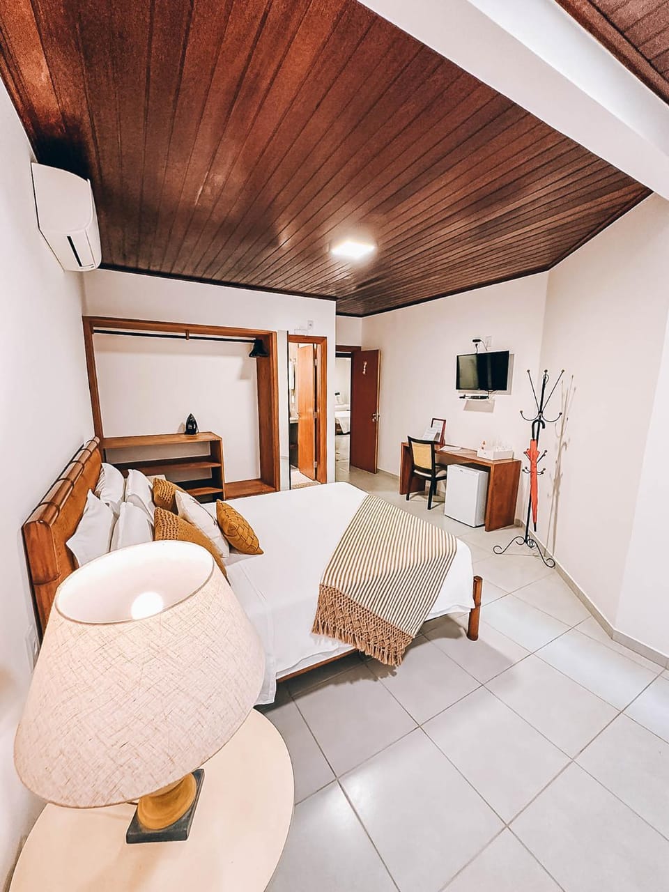 Bed, TV and multimedia, Bedroom, air conditioner