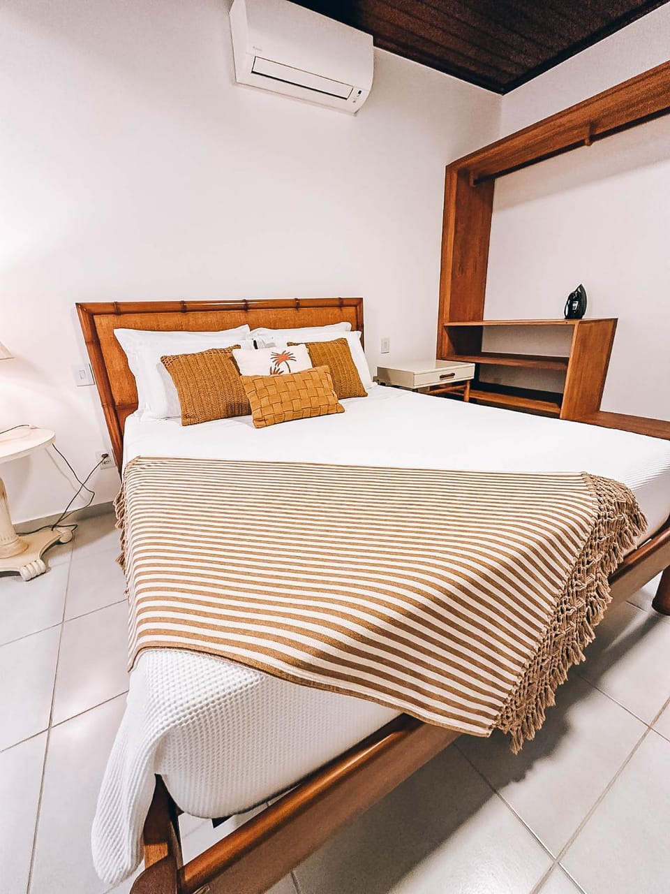 Bed, Bedroom, air conditioner