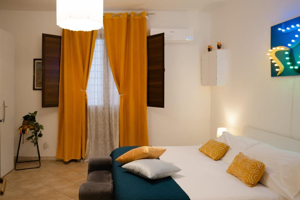 Bed, Decorative detail, Bedroom