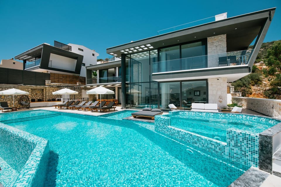 Property building, Swimming pool