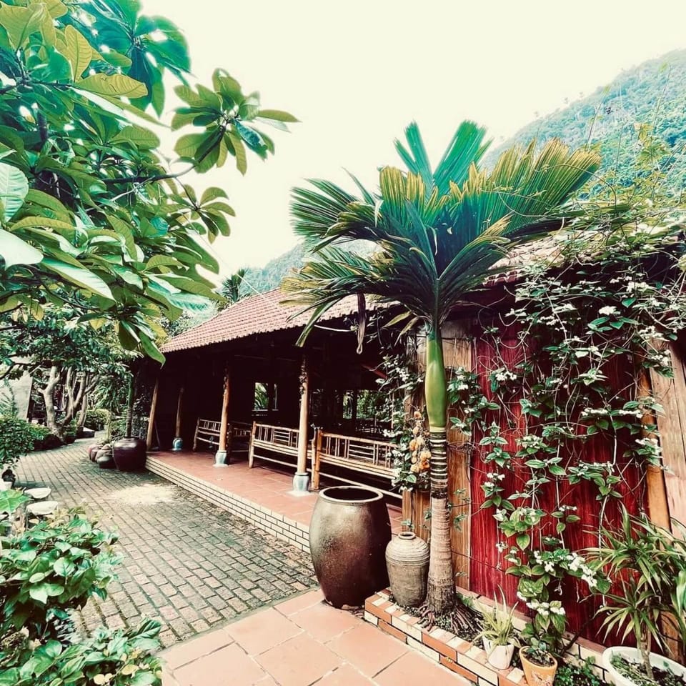 Property building, Restaurant/places to eat