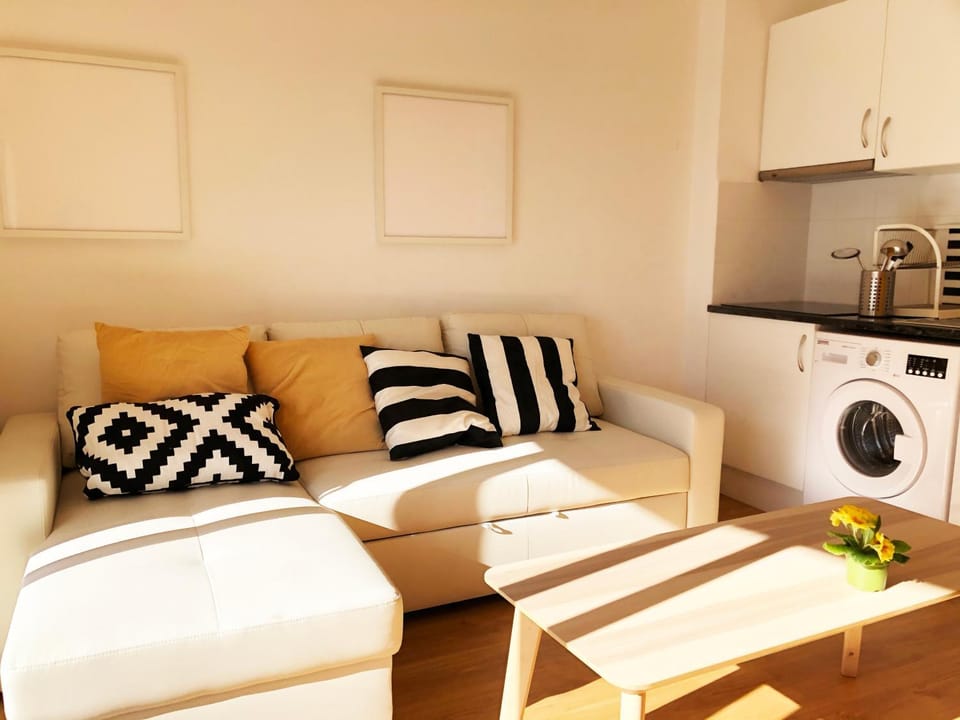 Lovely seaside apartment in front of Calafell beach and Cunit beach Apartment in Baix Penedès