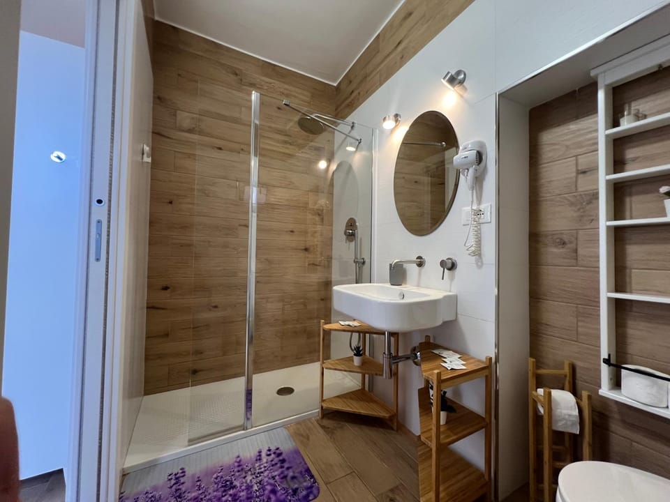 Shower, Bathroom, Bath, towels