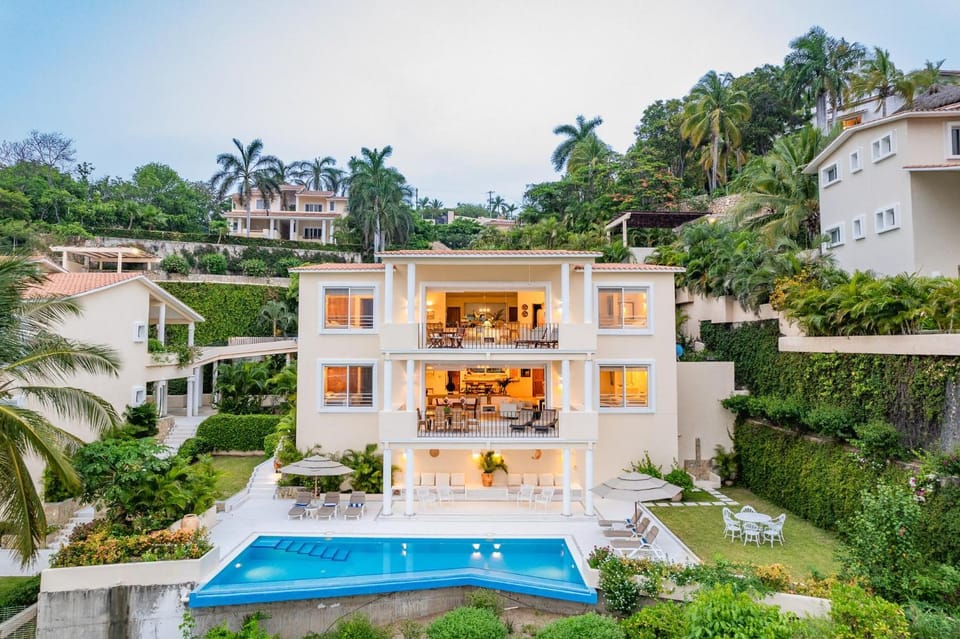 1031 - Villas Carey Condo D2 House in Santa María Huatulco