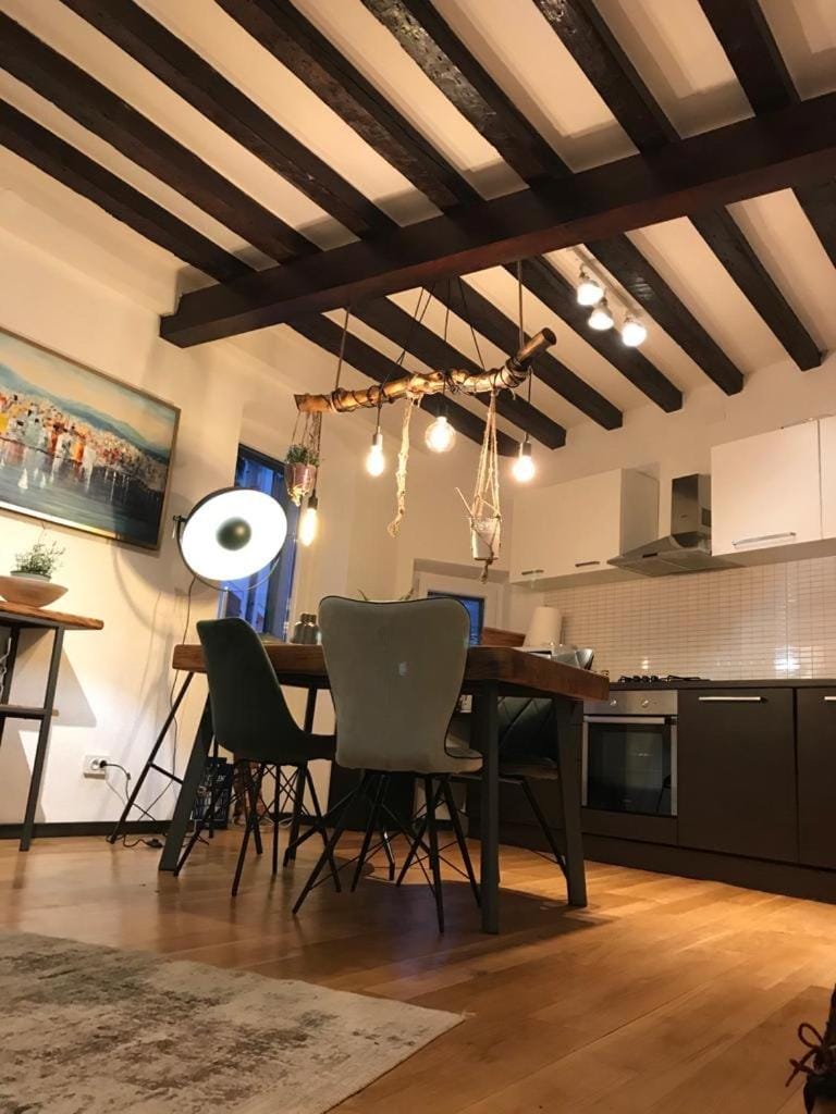 Living room, Lounge or bar, Seating area, Dining area