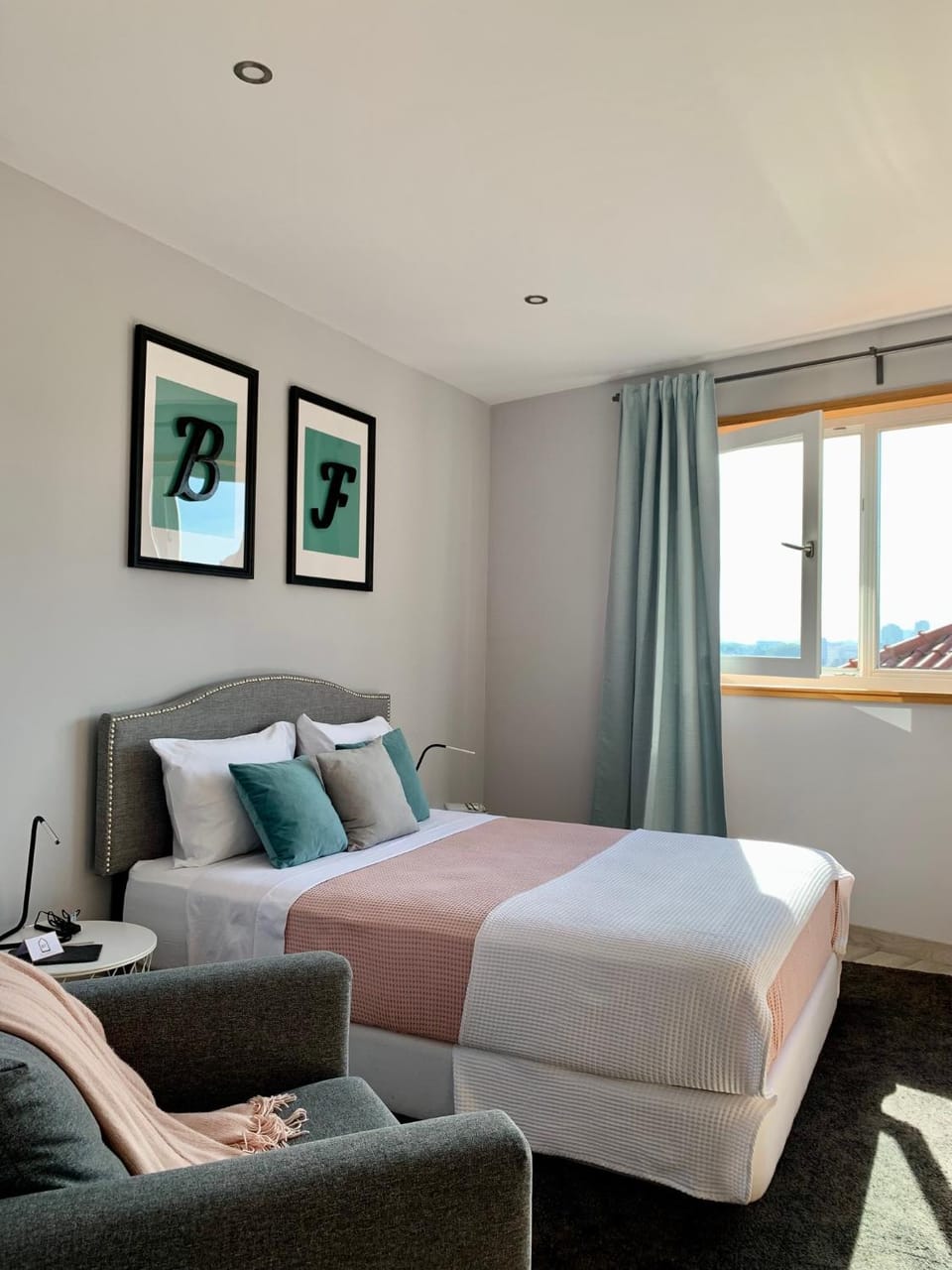 Photo of the whole room