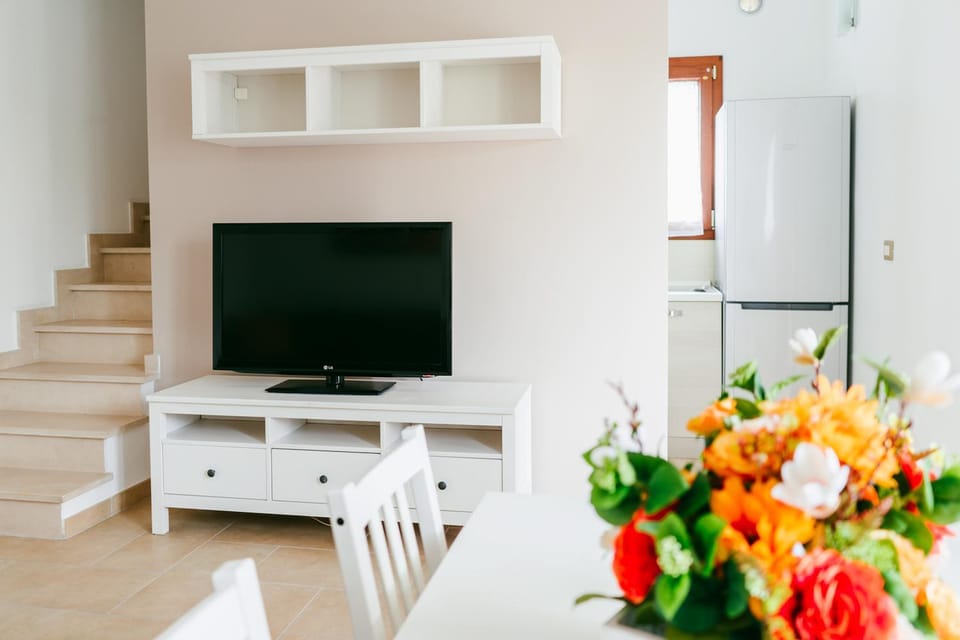 Communal lounge/ TV room, Living room, Lounge or bar