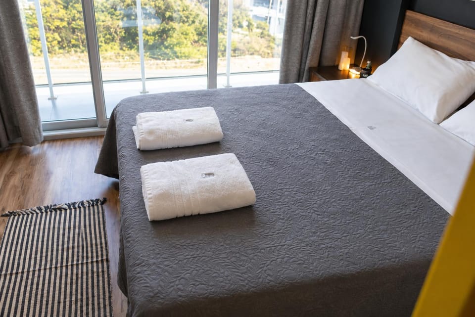Bed, Photo of the whole room, Bedroom, towels
