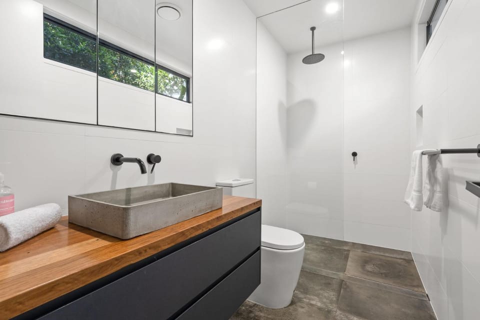 Crows Nest Apartment in Lennox Head