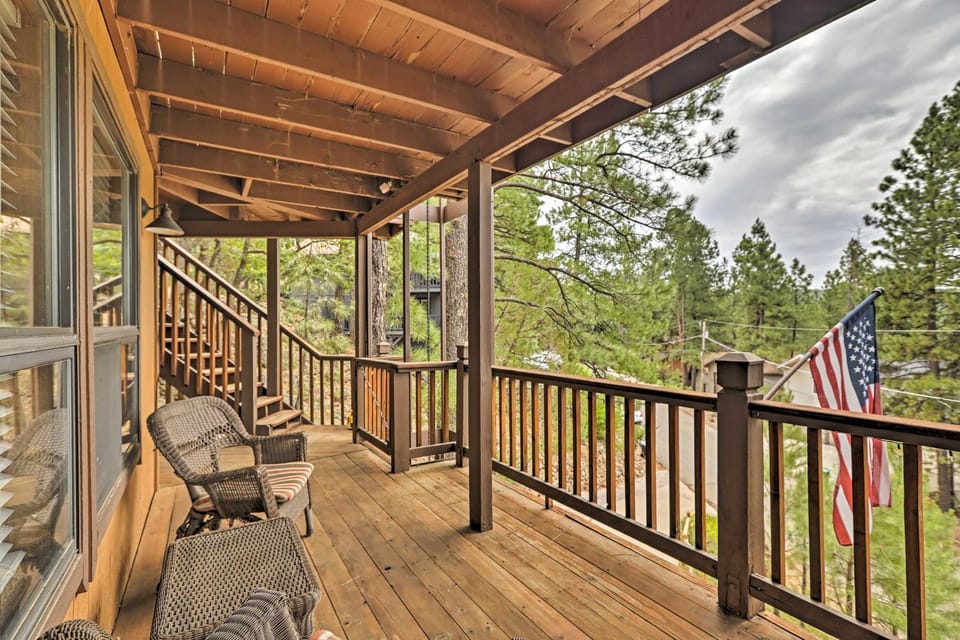 Game Room & Fenced Yard! Munds Park Family Retreat House in Munds Park