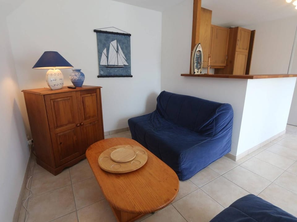 Appartement avec jardin proche plage et port, 2 chambres, parking privé, équipements complets Apartment in Combrit