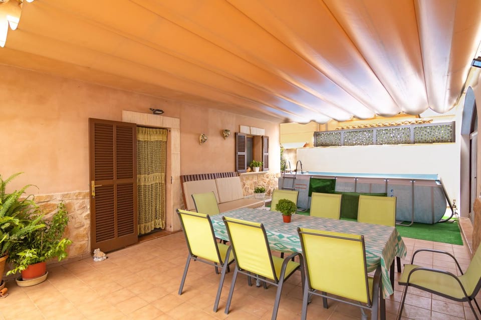 Patio, Day, Kitchen or kitchenette, Living room, Seating area, Dining area