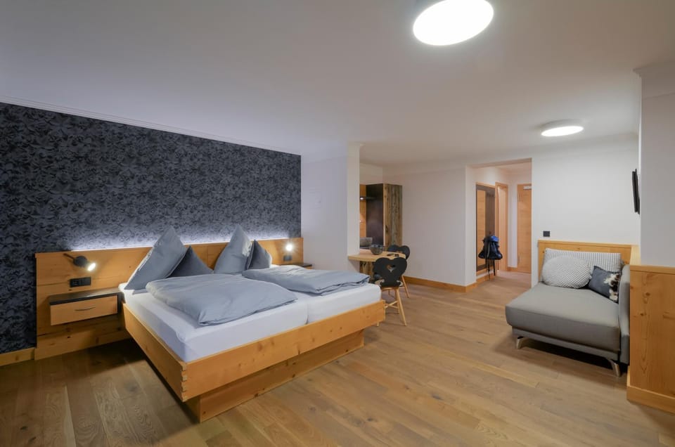 Living room, Bedroom