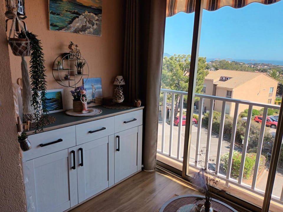 VUE MER a 180 degré Apartment in French Riviera