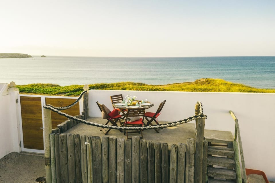 Patio, Facade/entrance, Natural landscape, Bird's eye view, Garden, Balcony/Terrace, Decorative detail, Beach, Beach, On site, Garden view, Sea view