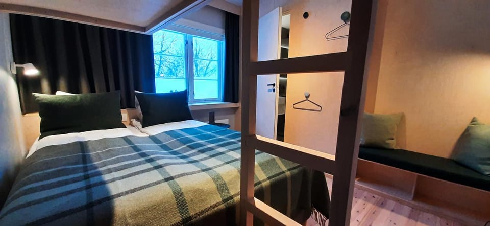 Bed, Photo of the whole room, Bedroom, bunk bed