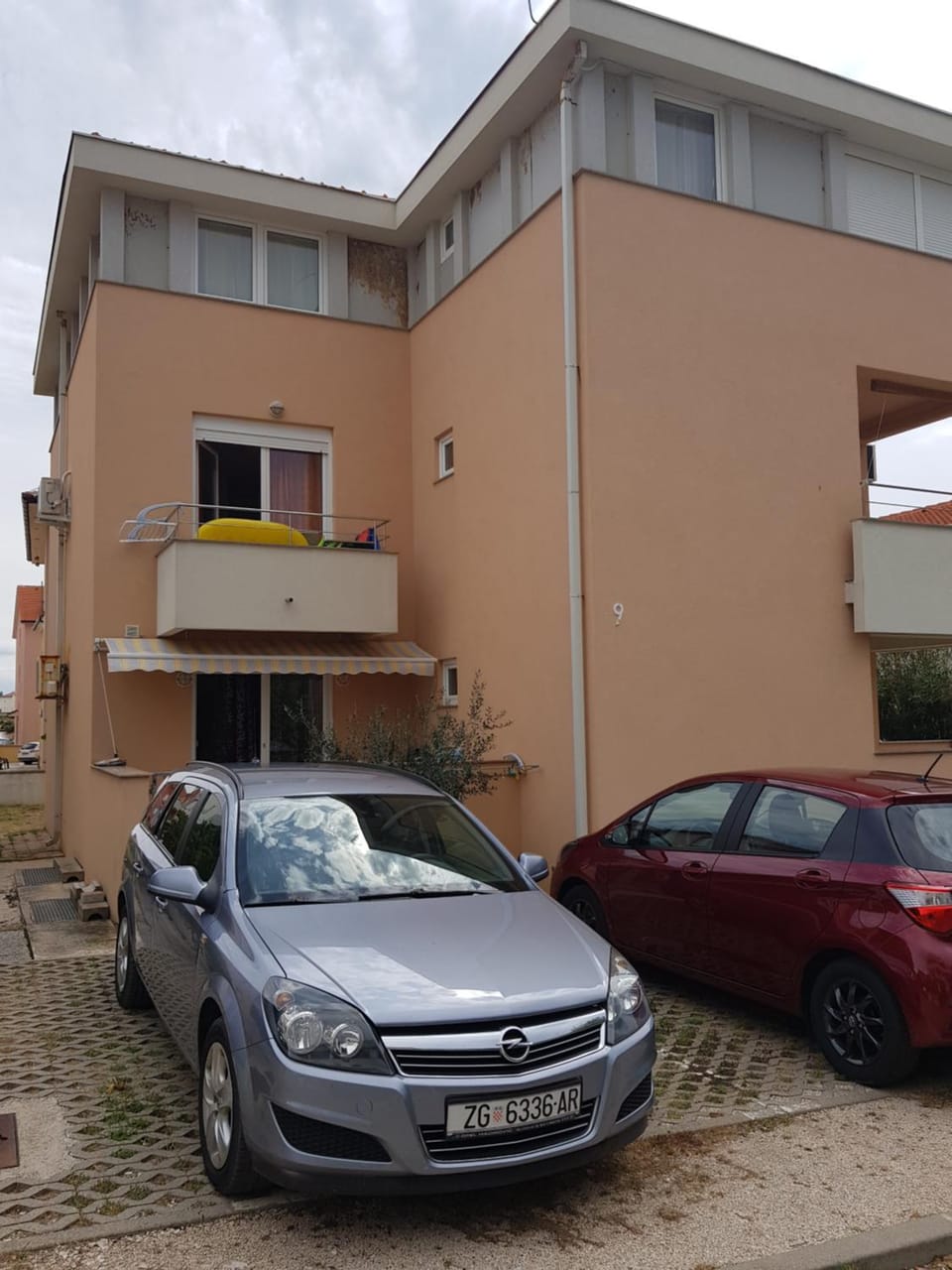 Property building, Facade/entrance