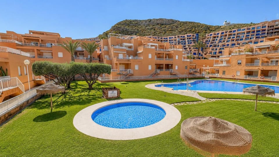 Garden, Swimming pool