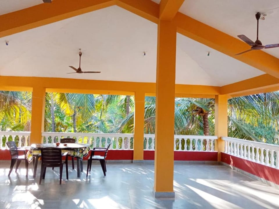 Shalom Guest House Bed and Breakfast in Candolim