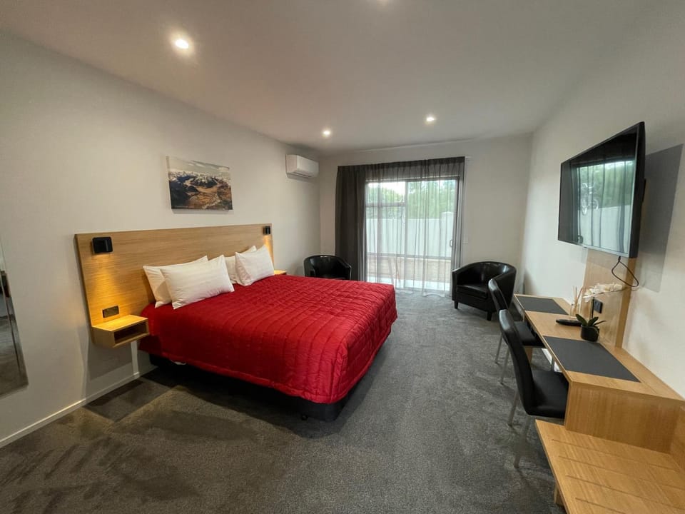 Bed, TV and multimedia