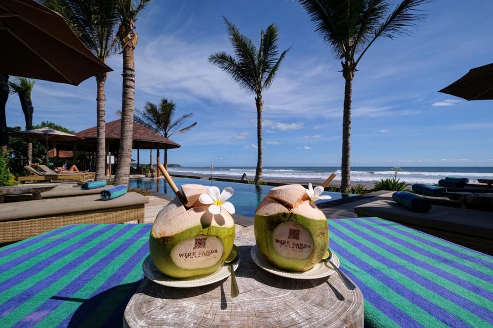 Food and drinks, Beach, Swimming pool