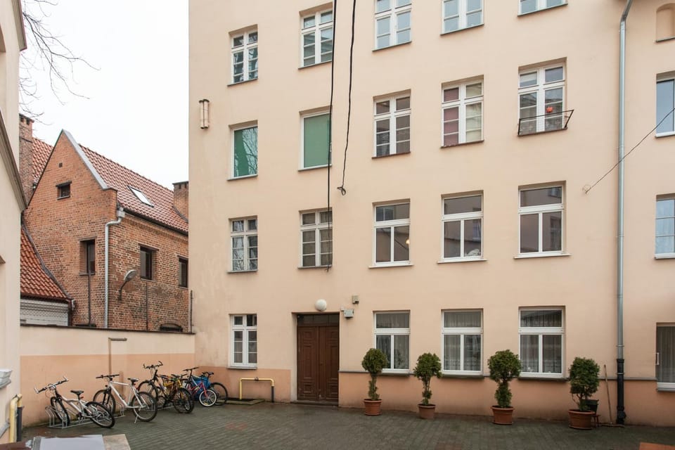Property building, Facade/entrance