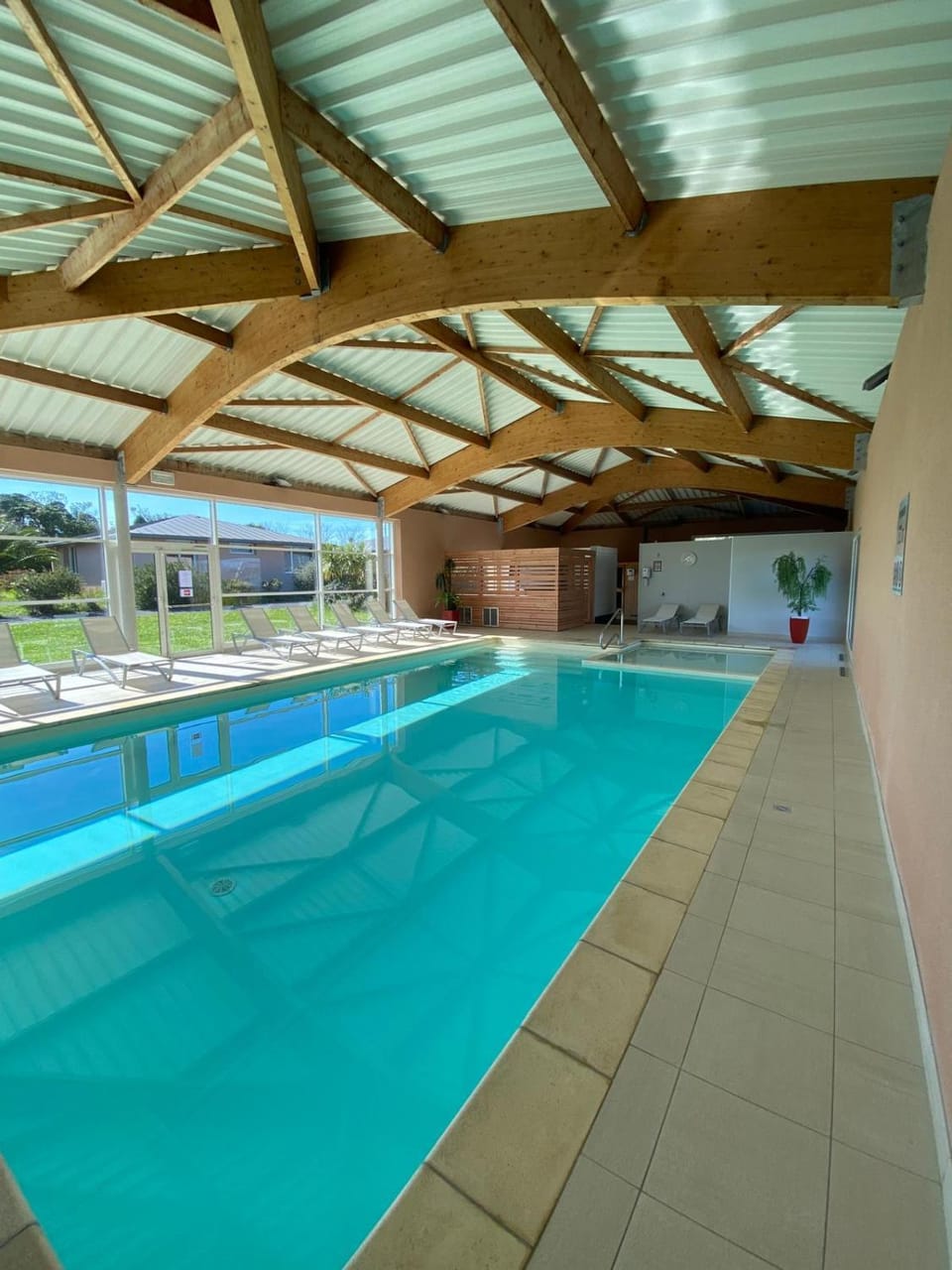 Hot Tub, Sauna, Swimming pool, Swimming pool, internet