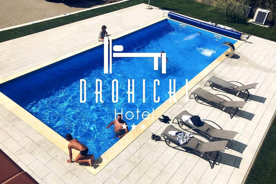 Swimming pool, Swimming pool