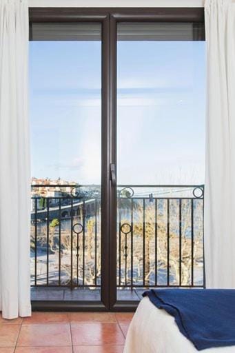 Regina's Banyuls - Top view Apartment in Port-Vendres
