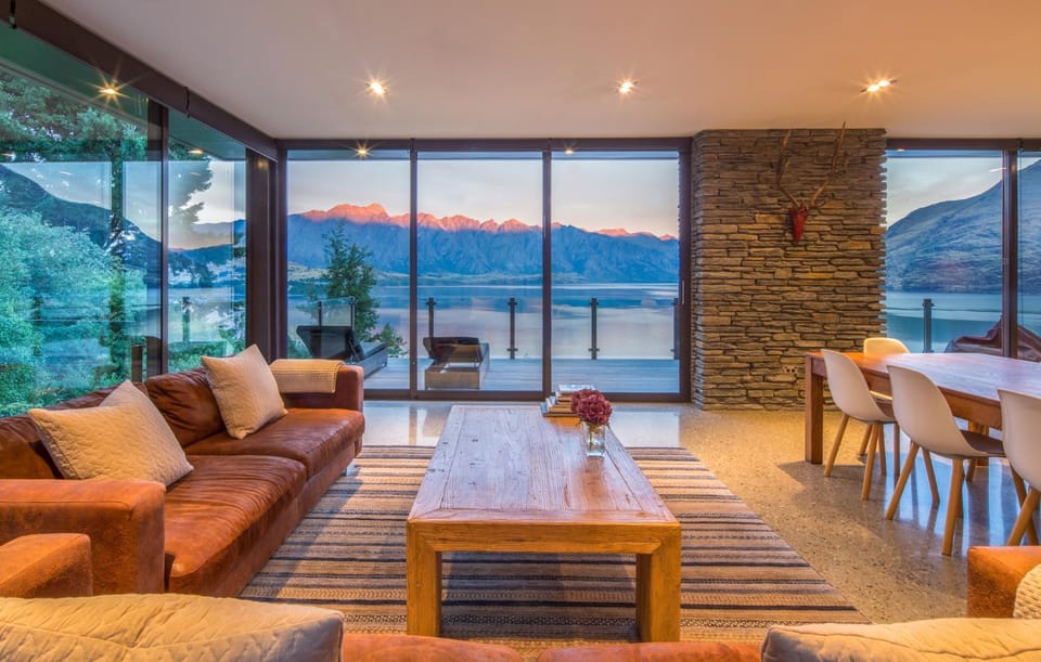 Balcony/Terrace, Balcony/Terrace, Living room, Lake view, Mountain view, Sunset