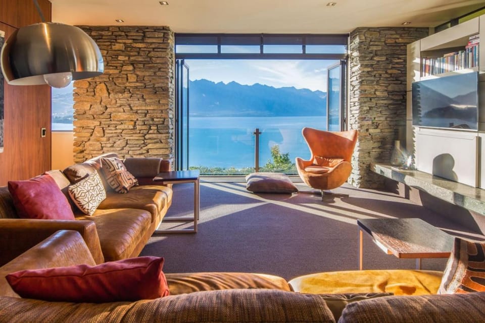 Bellbrae Luxury Villa by MajorDomo Villa in Queenstown