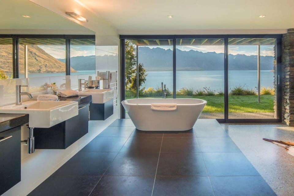 Bellbrae Luxury Villa by MajorDomo Villa in Queenstown