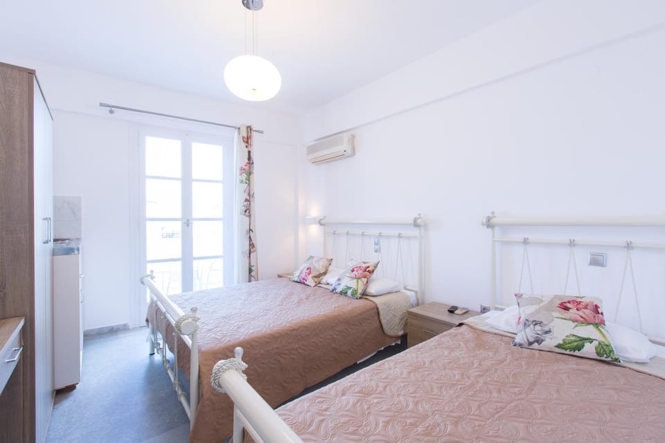 Day, Photo of the whole room