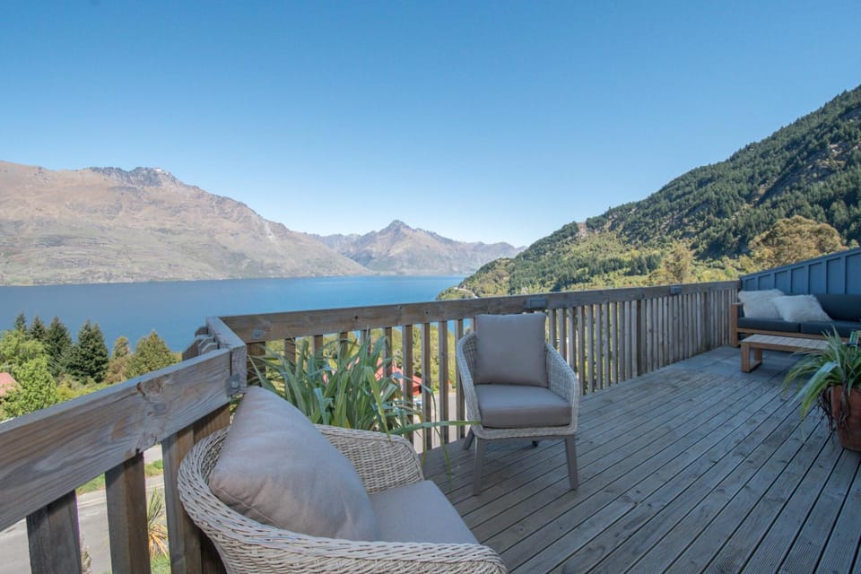The Alpine Way Queenstown House in Queenstown