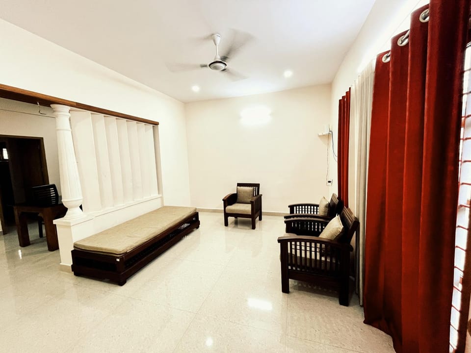 Living room, Photo of the whole room