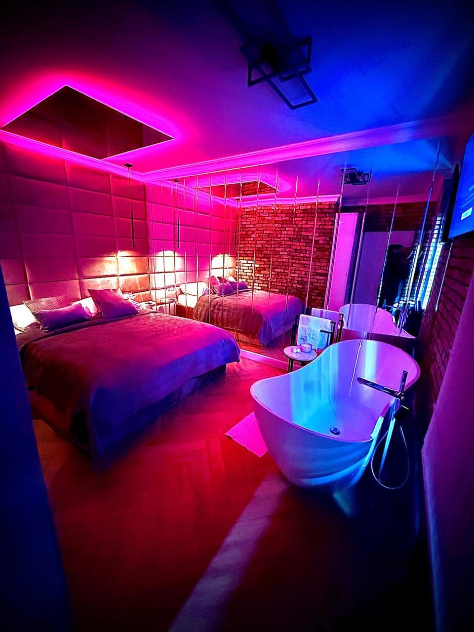 Bed, Bedroom, Bath