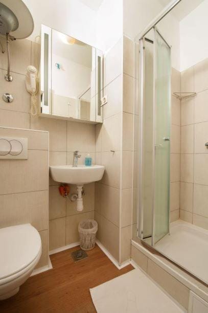 Centar 2 Private Room with Ensuite and Kitchenette Apartment in Split
