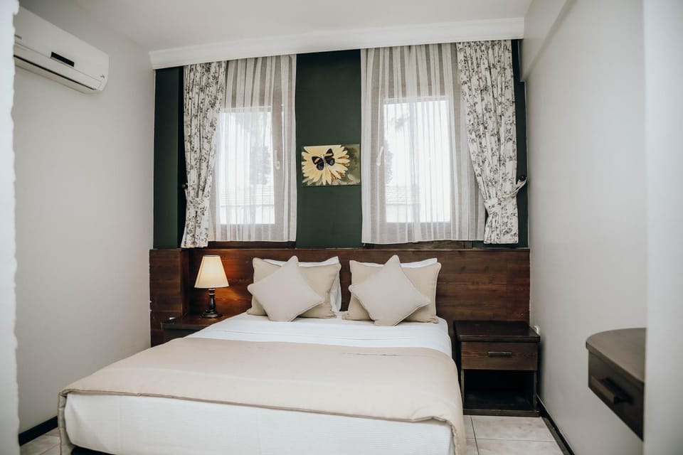 Bed, Bedroom, Area and facilities